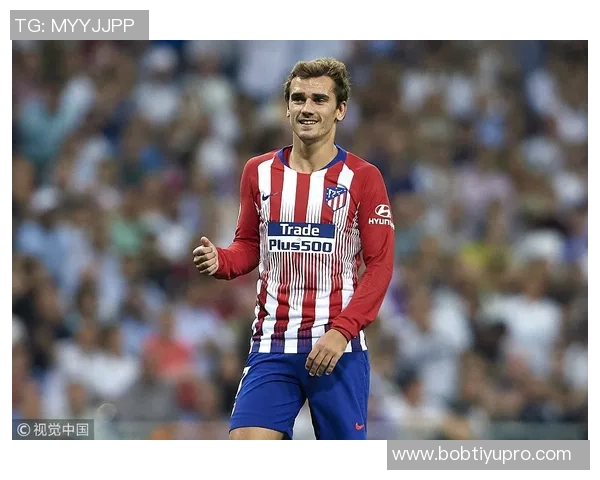 卡尼萨雷斯盛赞库尔图瓦为当今最佳门将称其技艺无与伦比 卡尼萨雷斯盛赞库尔图瓦为当今最佳门将称其技艺无与伦比